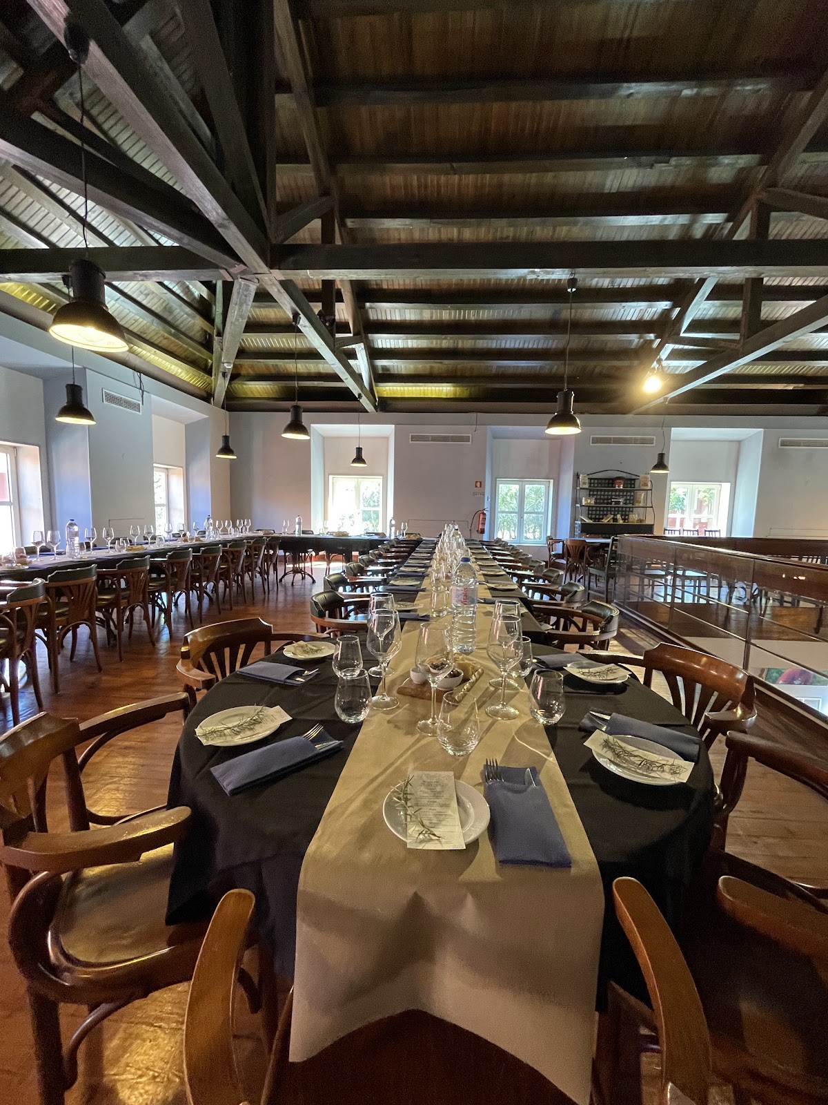 The dining room at Pizza na Brasa